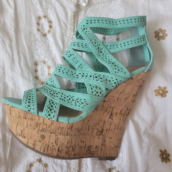 Turquoise wedge sandals - Picture 7 of 7